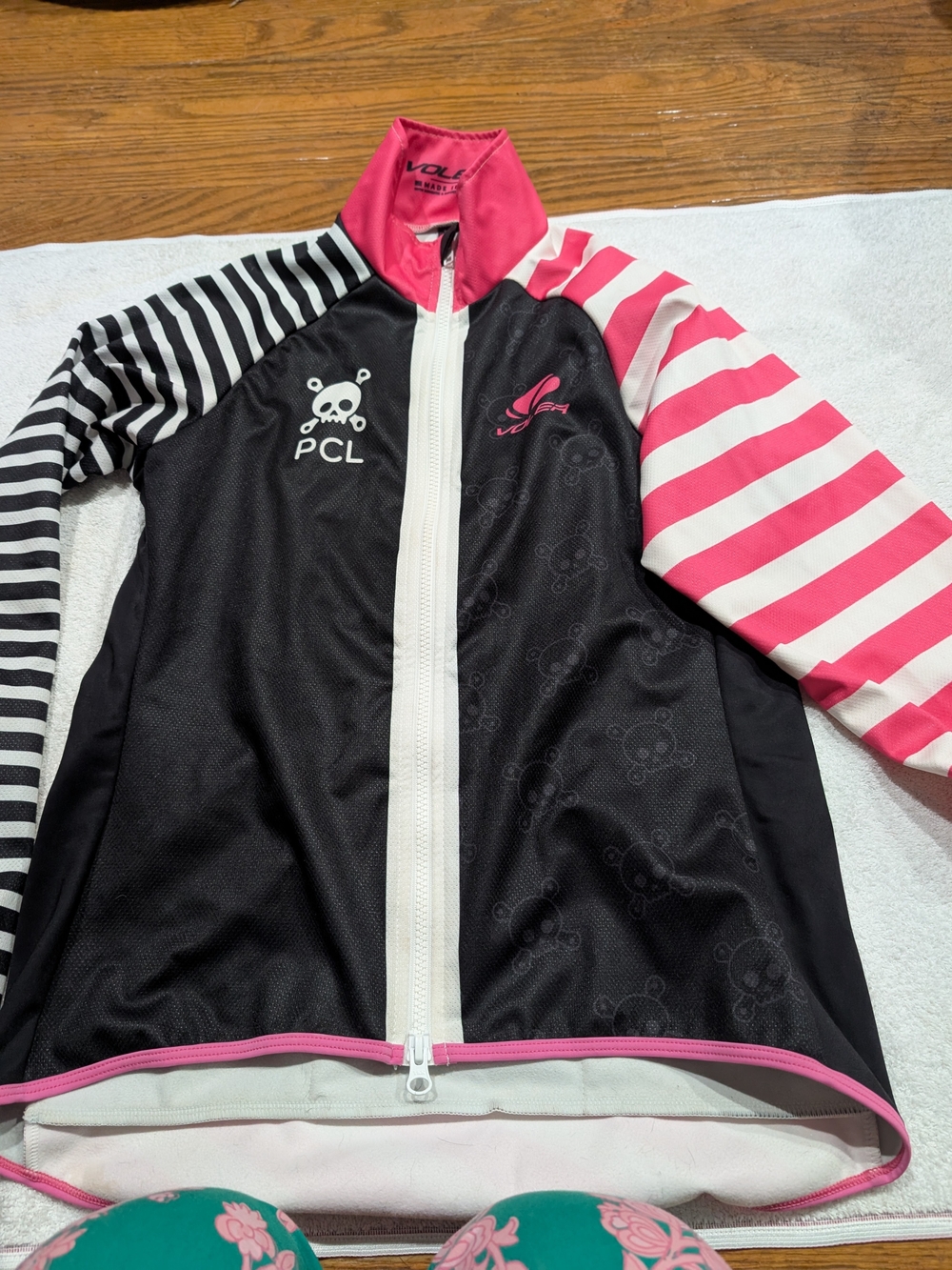 5 Piece Pirate Cycling League Women's cool Weather gear. Excellent quality.